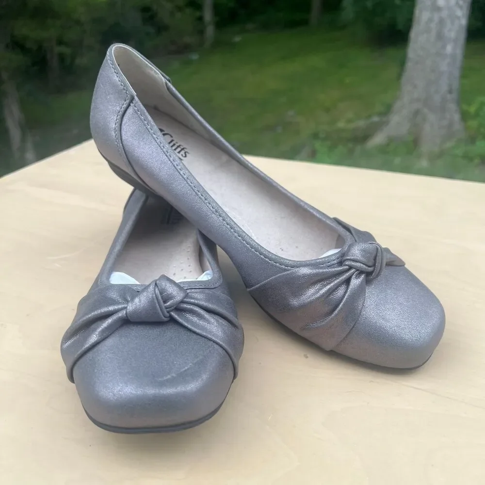 Cliffs brown metallic flats w comfort insole Size 11